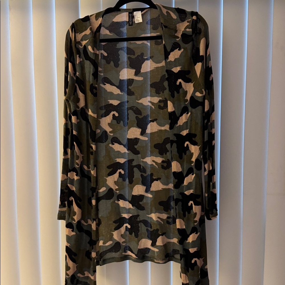 Vintage Womens H&M DIVIDED CAMO Cardigan Knit Sweater L